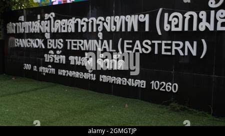 Sukhumvit Road Bangkok Bus Terminal Eastern aka Ekkamai Bus Terminal Foto Stock