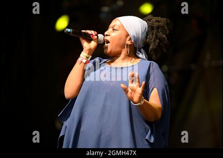 18 settembre 2021, Leeds, South Yorkshire, U.K: Angie Brown Performing at , Lets Rock 80s , Leeds , UK , 18.09.2021 (Credit Image: © Robin Burns/ZUMA Press Wire) Foto Stock