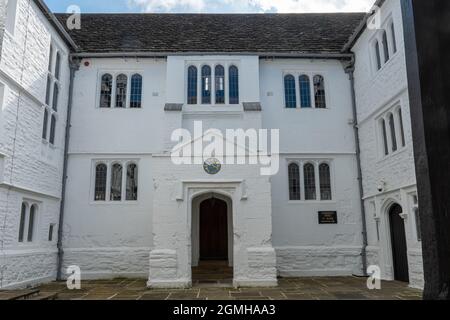 Royal Grammar School Guildford, una scuola indipendente per ragazzi a Surrey, Inghilterra, Regno Unito. Il vecchio edificio, costruito tra il 1557 e il 1586. Foto Stock