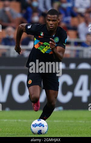 Stadio San Siro, Milano, 18 settembre 2021, Denzel Dumfries (FC Internazionale) in azione durante l'Inter - FC Internazionale vs Bologna FC - i Foto Stock