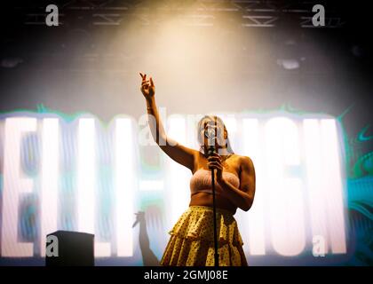 Kelli-Leigh, nel Parco Concerti, Garon Park, Southend, Essex © Clarissa Debenham / Alamy Foto Stock