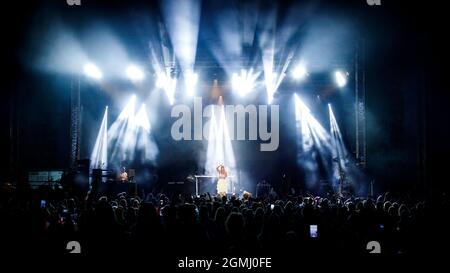 Kelli-Leigh, nel Parco Concerti, Garon Park, Southend, Essex © Clarissa Debenham / Alamy Foto Stock