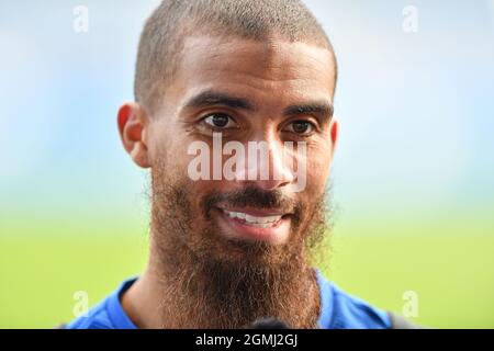 HUDDERSFIELD, REGNO UNITO. 18 SETTEMBRE Lewis Graban di Nottingham Forest sorride durante l'intervista post-partita durante la partita del Campionato Sky Bet tra Huddersfield Town e Nottingham Forest al John Smith's Stadium, Huddersfield sabato 18 settembre 2021. (Credit: Jon Hobley | MI News) Foto Stock