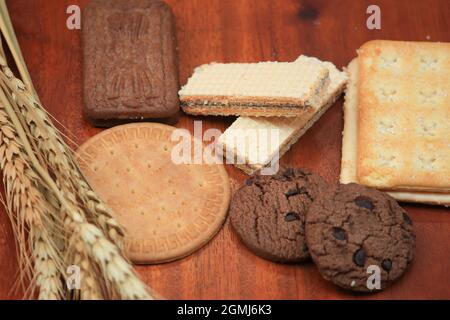 vari tipi di pane delizioso e salato biscotto sono adatti per gli spuntini, questi pane biscotto sono fatti da grano e farina. Foto Stock