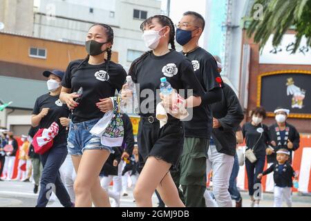 Osaka, Giappone. 19 Settembre 2021. Il tradizionale Kishiwada 'Danjiri Festival' nella città di Kishiwada, nella prefettura di Osaka, in Giappone, è stato cancellato nel 2020 a causa dell'infezione da COVID-19. Molti spettatori lungo la strada si sono astenuti dal guardare il festival tra le misure di controllo delle infezioni. Il 19 settembre 2021 a Tokyo, Giappone. (Foto di Kazuki Oishi/Sipa USA) Credit: Sipa USA/Alamy Live News Foto Stock