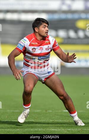 Huddersfield, Regno Unito. 19 Settembre 2021. James Bell of Leigh Centurions in azione durante la Rugby League Betfred Super League Huddersfield Giants vs Leigh Centurions al John Smith's Stadium, Huddersfield, UK Credit: Dean Williams/Alamy Live News Foto Stock