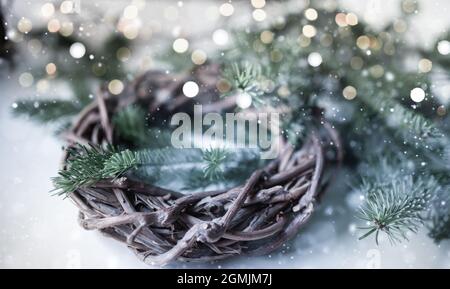 Decorazioni di Natale sfondo con luci garland. Foto Stock