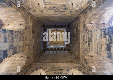 Firenze, Italia - 17 agosto 2021: Vista su piazza del Duomo a Firenze, Battistero di San Giovanni è visibile. Foto Stock