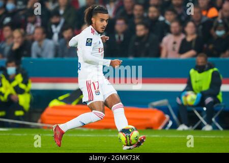 PARIJS, FRANCIA - SETTEMBRE 19: Malo gusto di Lione Olympique durante la partita Ligue 1 tra Parigi Saint-Germain e Lione Olympique al Parc des Princes il 19 Settembre 2021 a Parijs, Francia (Foto di Geert van Erven/Orange Pictures) Credit: Orange Pics BV/Alamy Live News Foto Stock