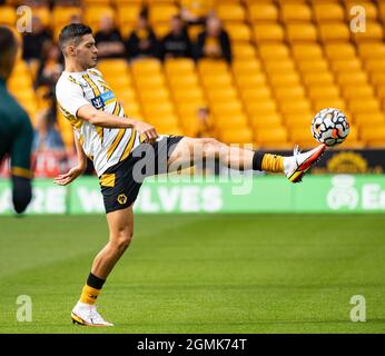 Wolverhampton, Regno Unito. 18 settembre 2021. Wolverhampton Raul Jimenez durante la partita della Premier League tra Wolverhampton Wanderers e Brentford a Molineux, Wolverhampton, Inghilterra, il 18 settembre 2021. Foto di Andrew Aleksiejczuk/prime Media Images. Credit: Prime Media Images/Alamy Live News Foto Stock