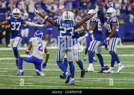 Indianapolis, Indiana, Stati Uniti. 19 Settembre 2021. Indianapolis Colts Cornerback Kenny Moore II (23) celebra una difesa pass nel gioco tra i Los Angeles Rams e gli Indianapolis Colts al Lucas Oil Stadium, Indianapolis, Indiana. (Credit Image: © Scott Stuart/ZUMA Press Wire) Credit: ZUMA Press, Inc./Alamy Live News Foto Stock