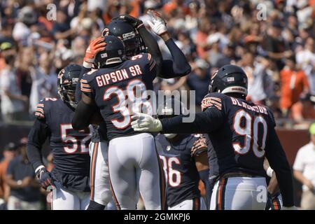 Chicago, Stati Uniti. 19 Settembre 2021. Chicago Bears Tashaun Gipson Sr (38) celebra la sua intercezione contro i Cincinnati Bengals durante il terzo trimestre al Soldier Field di Chicago domenica 19 settembre 2021. Gli orsi vincono il 20-17. Foto di Mark Black/UPI Credit: UPI/Alamy Live News Foto Stock