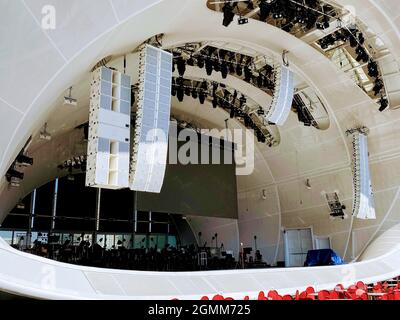 SAN DIEGO, CA 9-19-2021: Primo piano del palco presso la sede di concerti della rady Shell al Jacobs Park nell'Embarcadero Marina Foto Stock