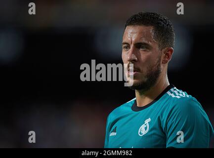 Valencia. 20 Settembre 2021. Eden Hazard di Real Madrid reagisce durante una partita di calcio spagnola di prima divisione tra Valencia CF e Real Madrid a Valencia, in Spagna, il 19 settembre 2021. Credit: Xinhua/Alamy Live News Foto Stock