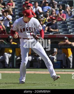 Anaheim, Stati Uniti. 19 Settembre 2021. Shohei Ohtani, lanciatore di Anaheim Angels, celebra dopo aver colpito Matt Chapman di Oakland Athletics per terminare l'ottavo inning all'Angel Stadium di Anaheim, California, domenica 19 settembre 2021. Ohtani ha colpito 10, ma è andato senza vino in partenze consecutive come gli Angeli perdere per l'Oakland Athletics nella serie finale di domenica 3-2. Foto di Jim Ruymen/UPI Credit: UPI/Alamy Live News Foto Stock