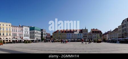 Bygdoszcz, Polonia - 7 settembre 2021: Vista panoramica della storica piazza Stary Rynek nella città vecchia di Bygdoszcz Foto Stock