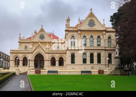 La Biblioteca parlamentare a Wellington, Nuova Zelanda. Questo edificio in stile gotico, aperto nel 1899, è il più antico edificio del parlamento Foto Stock