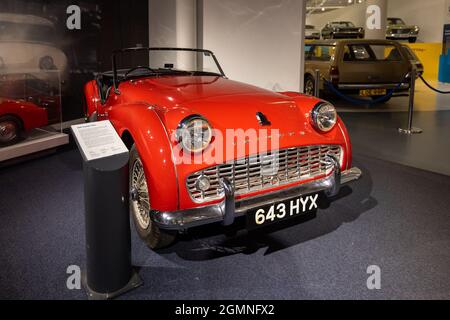 1959 Triumph TR3a ‘643 HYX’ in mostra al British Motor Museum di Gaydon, Warwickshire, Regno Unito Foto Stock