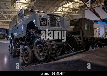 1958 Land Rover Serie II Cuthbertson in mostra al British Motor Museum di Gaydon, Warwickshire, Regno Unito Foto Stock