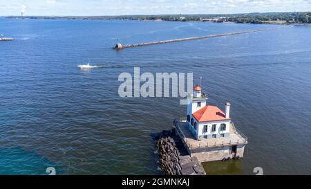 Faro di West Pierhead, Lake Ontario, Oswego, NY, USA Foto Stock