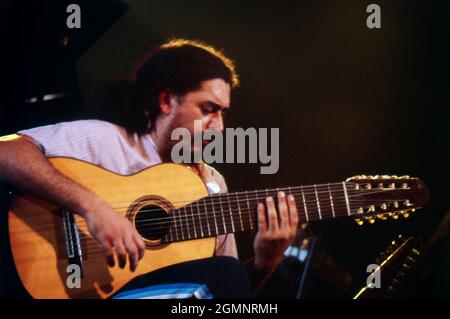 Egberto Gismonti, Jazz Musiker, Gitarrist und Komponist aus Brasilien, Ritratto circa 1981. Egberto Gismondi, musicista jazz, chitarrista e compositore brasiliano, Ritratto circa 1981 Foto Stock