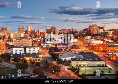 Portland, Maine, Stati Uniti d'America downtown skyline della citta' al tramonto. Foto Stock