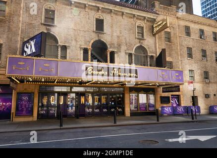 'Six' Marquee al Teatro Brooks Atkinson di Times Square, NYC, USA, 2021 Foto Stock