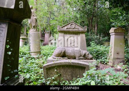 tom sayers il pugile con il leone il suo cane sul cimitero grave highgate ovest N6 nord londra inghilterra Regno Unito Foto Stock