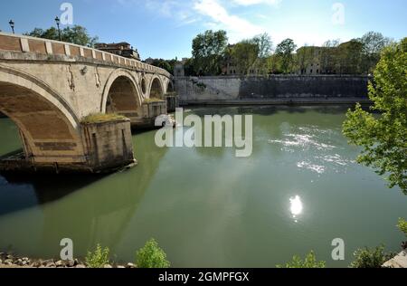 Italia, Roma, Tevere, Ponte Sisto Foto Stock