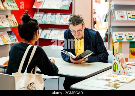 Bologna, ITALIA. 1 aprile 2019. Vista dal Salone del Libro dei Bambini di Bologna giorno di apertura al quartiere Fiera di Bologna, Italia. Foto Stock