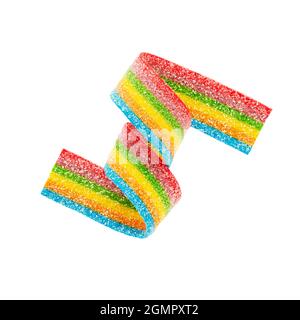 Rainbow caramella gelatina asour striscia di zucchero in spruzzi di zucchero isolato su sfondo bianco. Vista dall'alto Foto Stock