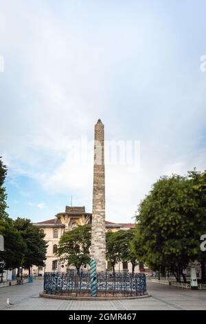 Obelisco murato, o Obelisco in muratura, un monumento romano sotto forma di obelisco nell'ex Ippodromo di Costantinopoli, ora Piazza Sultanahmet Foto Stock