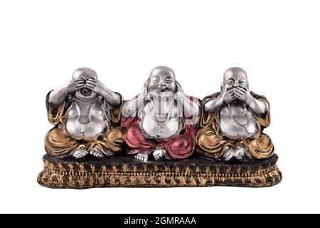 Tre Buddha saggio vedere ascoltare parlare No Evil Laughing Buddha Statua isolata su sfondo bianco, statue di buddha Foto Stock