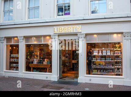 Londra, Regno Unito - Agosto 10 2021: La facciata del Liberty Department Store a Marshall Street Foto Stock