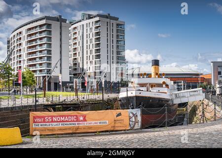 Belfast, UK, ago 2019 Vista frontale sulla SS Nomadic, l'ultima nave White Star Line rimasta al mondo. Vicino al museo del Titanic, Irlanda del Nord Foto Stock