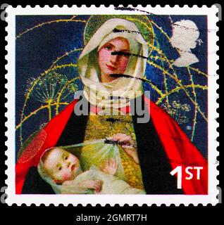 MOSCA, RUSSIA - 6 NOVEMBRE 2019: Francobollo stampato nel Regno Unito mostra Madonna e Bambino (Marianne Stokes), Natale 2005 - Madonna e Chi Foto Stock