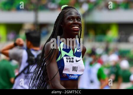 Athing Mu (USA) termina gli 800m in 1:55.04 durante il 46° Prefontaine Classic, sabato 21 agosto 2021, a Eugene, (Dylan Stewart/immagine di Spor Foto Stock