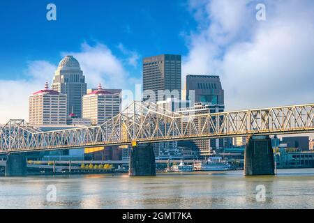 Vista dello Skyline Downtown Louisville nel Kentucky USA Foto Stock