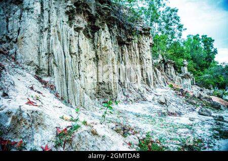 Bel paesaggio di Suoi Tien nella provincia di Binh Thuan Vietnam meridionale Foto Stock