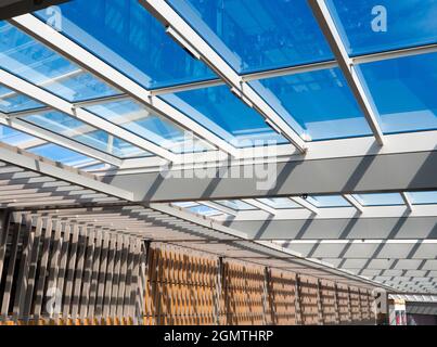 Oxford, Inghilterra - 7 marzo 2018 Westgate è una nuova area commerciale nel centro di Oxford, Inghilterra. Ha aperto il 24 ottobre 2017. Questo è il suo atrio principale Foto Stock