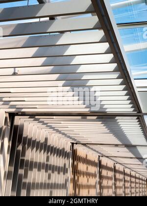 Oxford, Inghilterra - 7 marzo 2018 Westgate è una nuova area commerciale nel centro di Oxford, Inghilterra. Ha aperto il 24 ottobre 2017. Questo è il suo atrio principale Foto Stock