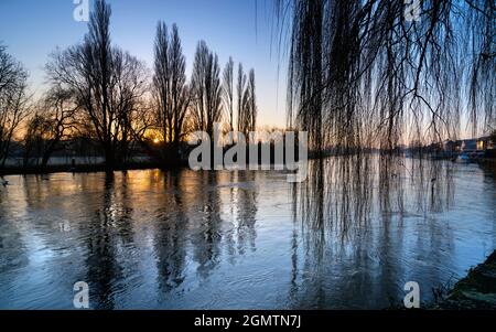 St Helens Wharf, Abingdon, Inghilterra - 19 gennaio 2020 Saint Helen's Wharf è un luogo di bellezza famoso sul Tamigi, appena a monte del medievale Foto Stock