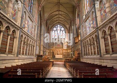 Oxford, Oxfordshire, Regno Unito; uno dei college più grandi di Oxford è anche uno dei suoi più recenti. Keble è stato fondato nel 1870, e sia il suo esterno che int Foto Stock