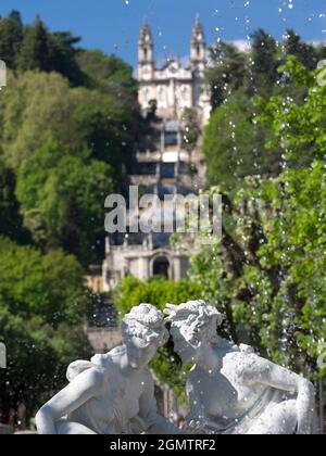 Lamego è una graziosa cittadina storica nella pittoresca Valle del Douro a nord di PortugalÕs. La sua lunga storia risale all'epoca pre-romana. Il suo punto di riferimento più importante Foto Stock