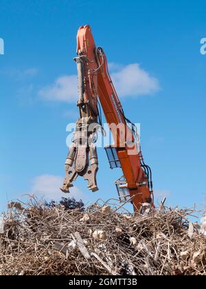 Oxford, Inghilterra - 23 Agosto 2019 Un edificio demolito in un cantiere in Norfolk Street, di fronte a Westgate in Oxford, Inghilterra. Caos ed e Foto Stock