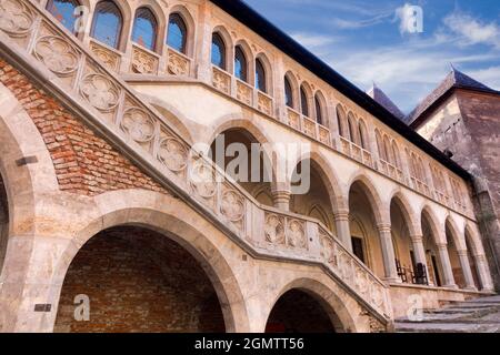 Castello Corvin, Hunedoara, Romania - 18 ottobre 2018 il Castello Corvin del XV secolo, conosciuto anche come Castello Hunedoara, è uno dei più grandi di Europaop Foto Stock