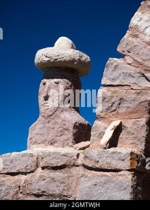 Lago Titicaca, Perù - 18 Maggio 2018 Taquile è un'isola sul lato peruviano del lago Titicaca, situata a circa 45 km dalla città di Puno. È abita Foto Stock