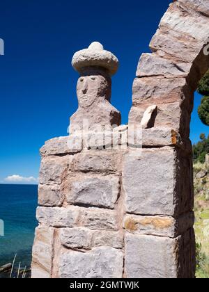 Lago Titicaca, Perù - 18 Maggio 2018 Taquile è un'isola sul lato peruviano del lago Titicaca, situata a circa 45 km dalla città di Puno. È abita Foto Stock