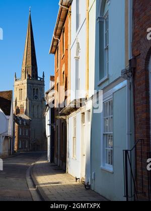 Abingdon, Inghilterra - 20 agosto 2020; nessuna gente in colpo. Questa strada storica, fiancheggiata da belle case antiche, si estende dal Museo Abingdon e dalla città Foto Stock