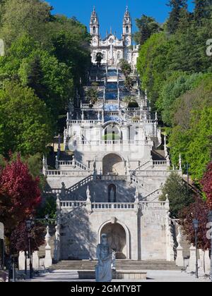 Lamego è una graziosa cittadina storica nella pittoresca Valle del Douro a nord di PortugalÕs. La sua lunga storia risale all'epoca pre-romana. Il suo punto di riferimento più importante Foto Stock